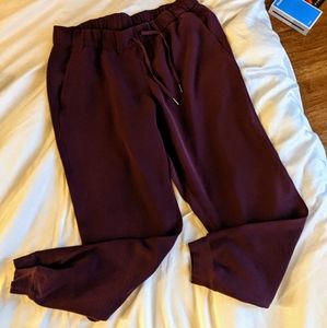 Lululemon on the fly jogger (Woven)